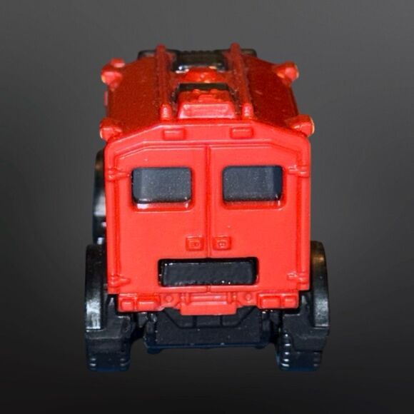 Matchbox 4x4 Scrambulance Red 1:64 Scale Diecast Rescue Vehicle - Picture 5 of 8